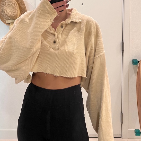Abercrombie & Fitch Tops - Vintage cropped sweater